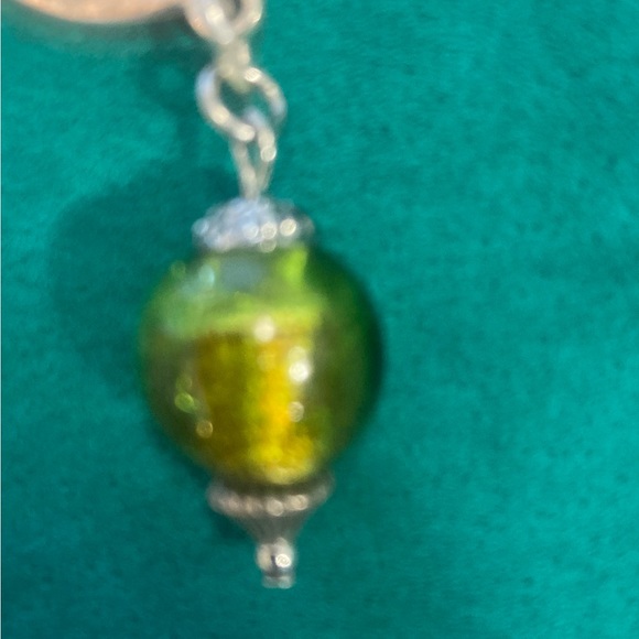 Necklace with southwestern flair, single green bead in silver, with silver chain - Picture 4 of 11